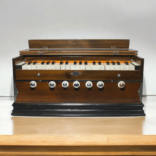 Harmonium with 7 Stops